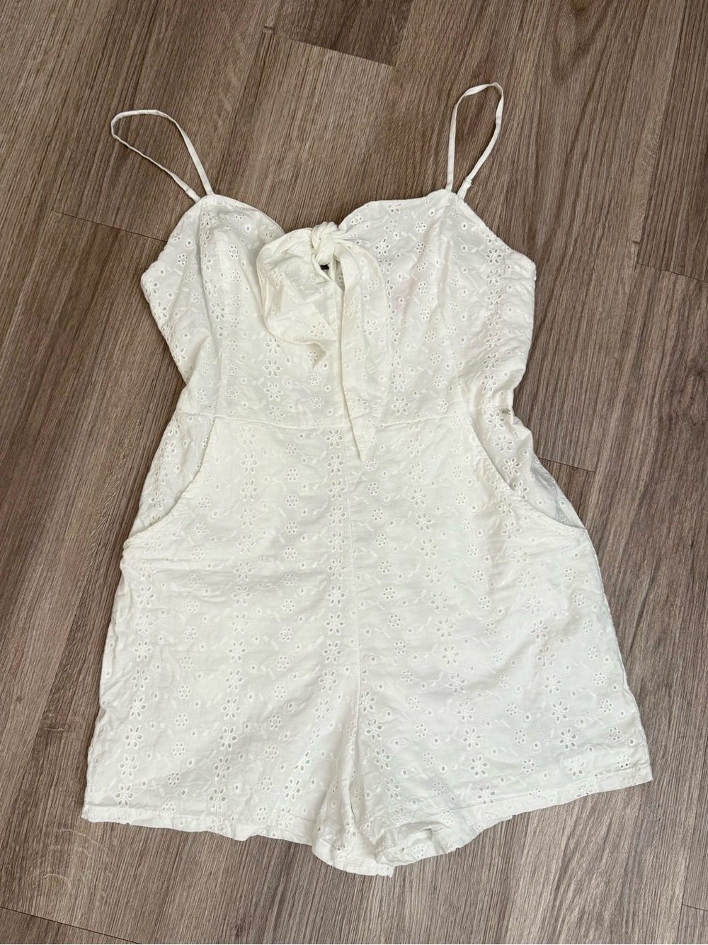 GUESS White Eyelet Tie-Front Romper - Large - Cotton